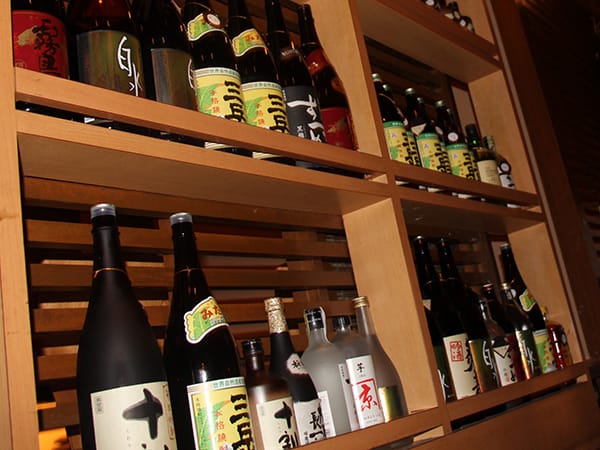 日本酒以外にも、焼酎など、選び抜かれたお酒の数々